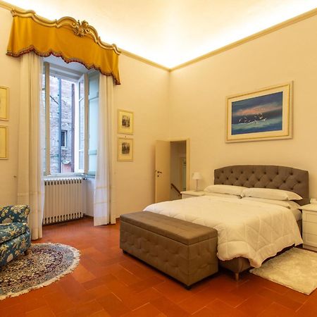Maggiore Suite - Piazza IV Novembre بيرودجا المظهر الخارجي الصورة