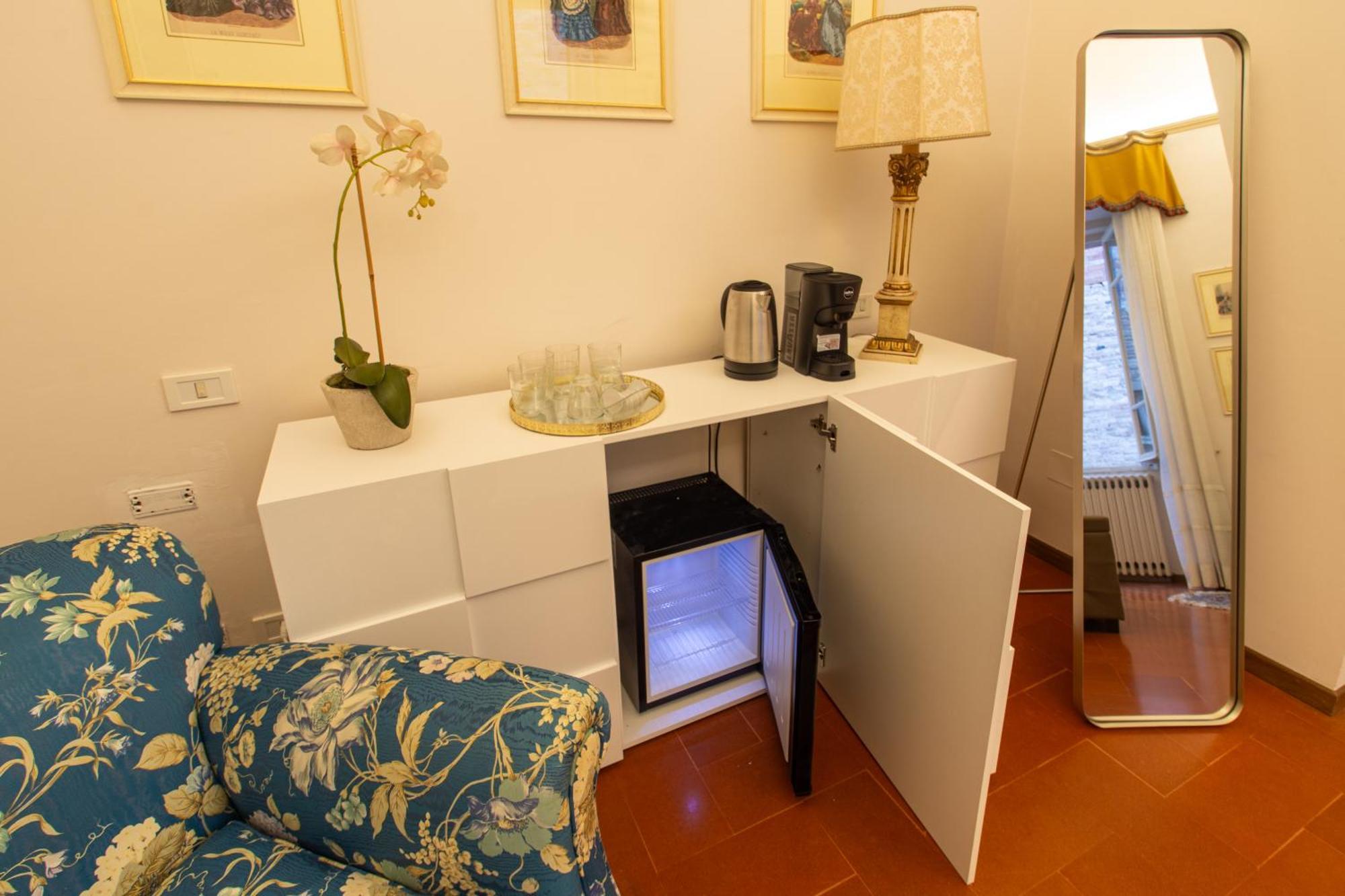 Maggiore Suite - Piazza IV Novembre بيرودجا المظهر الخارجي الصورة